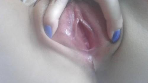 微张的小嘴儿和湿漉漉的小穴都渴望着大肉棒来填满[18P]