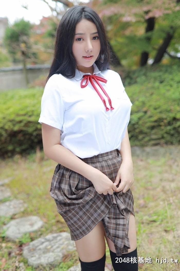 巨乳学姐玛鲁娜清纯学生装格外出众[41P]