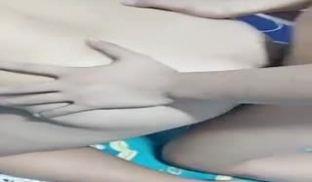 夫妻自拍后入猛草大屁股前面插着嘴
