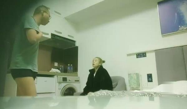 91康先生探花约了个丸子头金发妹子啪啪，近距离拍摄直接骑坐抽插大力猛操