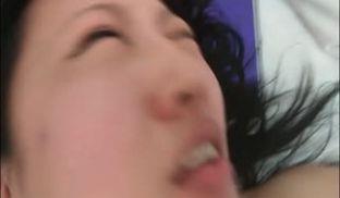 36岁娘们、欠债肉偿：穿不了，这太瘦了，你别拍我，不许拍我脸男：我自己看他妈的傻逼，要不晚上我自己撸？第02集