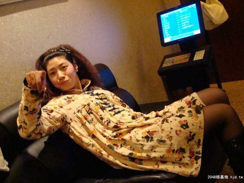 按摩房骚少妇[13P]