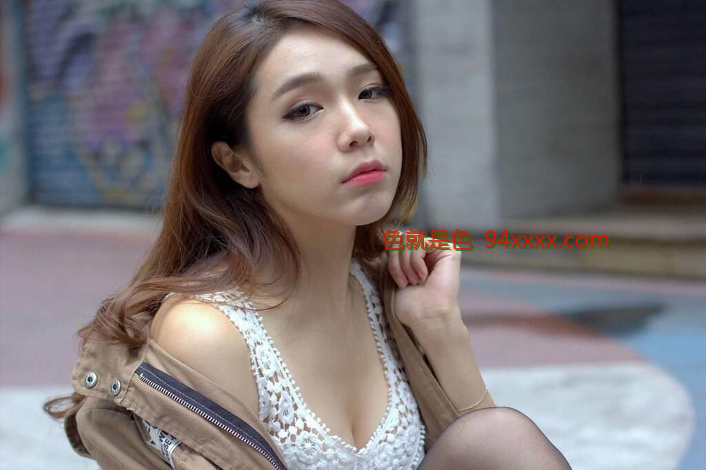 网红美女Baby黑丝街拍诱惑1[50P]