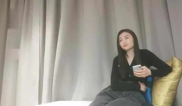 小马戈探花约了个黑衣牛仔裤妹子啪啪舌吻调情，69姿势舔逼连体丝袜后入猛操