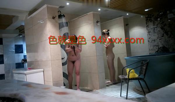 大神潜入温泉洗浴会所偷拍 ️貌似有性病的妹子居然还来泡澡不怕传染别人？