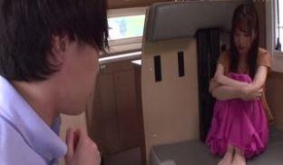 [中文字幕]HODV-21719亲友の彼女とキャンピングカー駆け落ちした週末、僕の人生で一番浓厚で充実した中出しSEXに蕩け堕ちた。新井リマ第01集