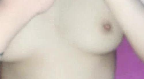 约炮达人〖人送外号陈冠希〗新鲜出炉 约炮白嫩美乳卫校软妹纸新猎物 蝴蝶逼美穴名器 逼紧人骚