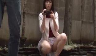 DANDY-487「子育てに热中しすぎて无意识パンチラを家庭教师に见られパンツを濡ら第01集