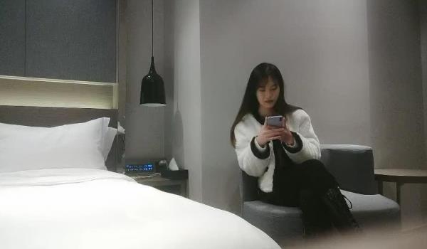 利哥探花 返场极品乖巧身材苗条兼职挣零花钱的女大学生