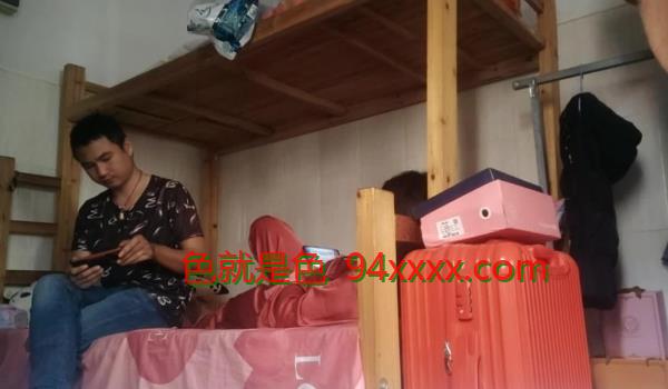 龙游天下只搞少妇偷拍 到良家少妇房间摇床，偷情感觉好爽，双飞俩少妇，性福好几天