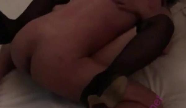 云盘不慎泄密在高档ktv里玩的很嗨的情侣让女友换上黑丝高跟鞋跳艳舞再啪啪外表清纯原来内心淫荡无比高清原版
