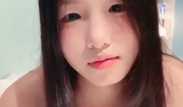 暑假学生妹兼职，你的宇吖，爱喝哇哈哈的小仙女，一线天粉穴，无套啪啪乖巧可爱水多多！，无套啪啪乖巧可爱水多多！