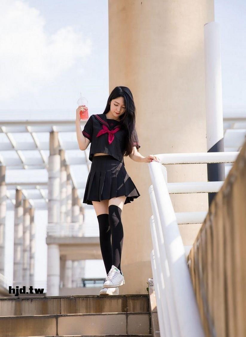 JK制服的小姐姐[11P]