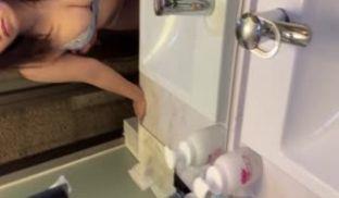 FC2PPV3252242乳轮がデカすぎる爆乳新ママ！お金がなくランチ诱った后にホテルでゆっくり浓厚种付けSEX！第01集