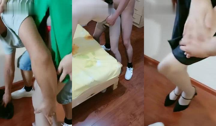 调戏良家少妇玩3P，扒光了看见鸡巴她也想要，激情口交开档丝袜外冷内骚大鸡巴插入瞬间尖叫，前插后入浪蕩呻吟