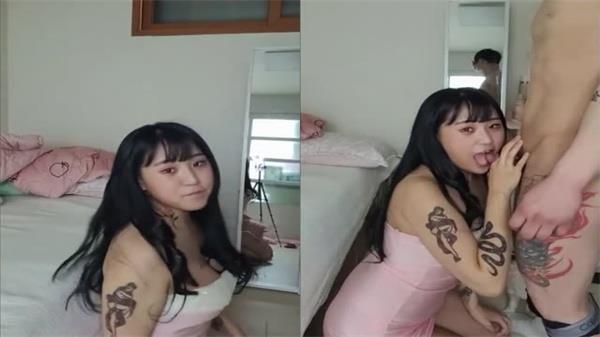 韩国直击肉感刺青女主播深夜1V1激情直播 第一视角淫水四溅啪啪实录
