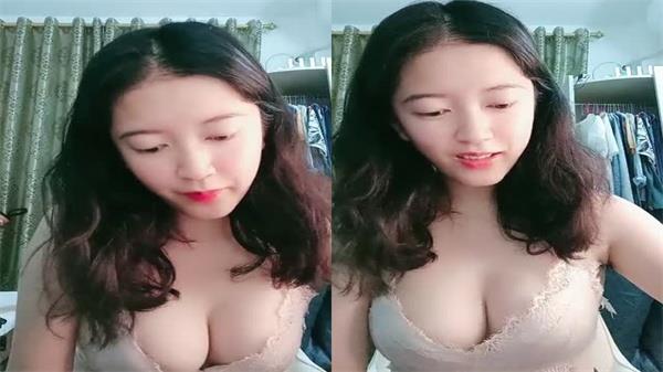 炮友无套狂插美女，内射白浆喷涌而出！
