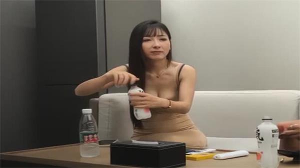 极品外围援交甜美女神！肤白貌美娇喘连连，浪叫不断高潮迭起