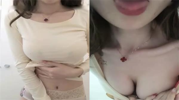 办公室裏的小臊货
