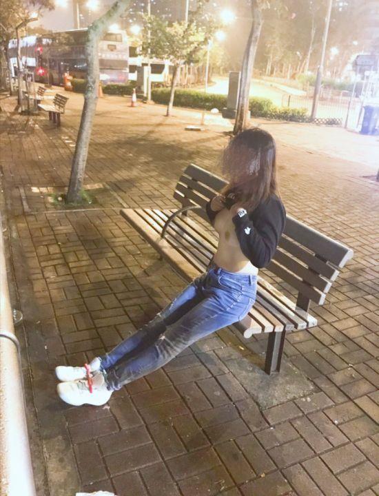 美乳少妇露出[12p]