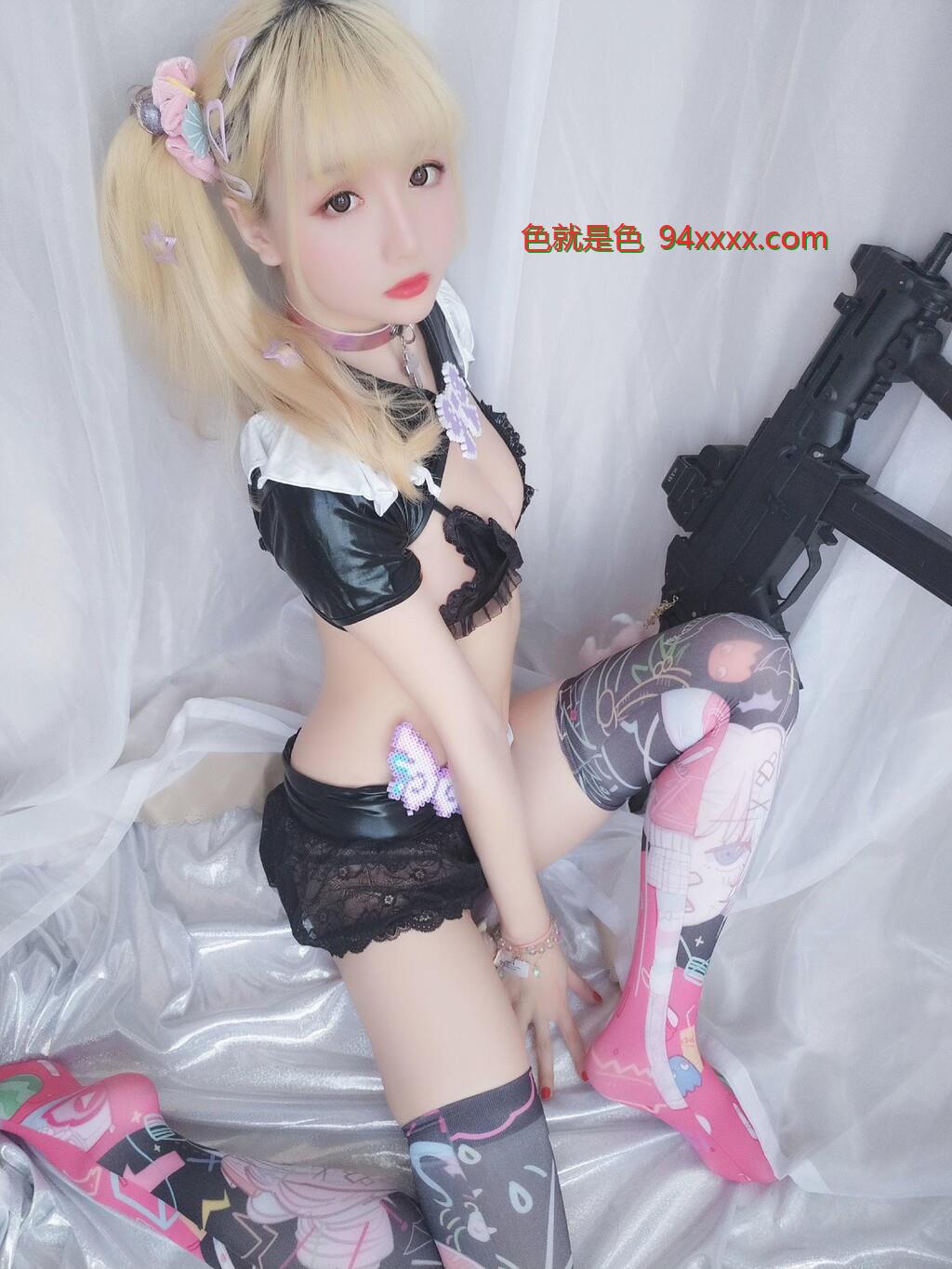 [COSER美女]小姐姐星之迟迟-战斗妹抖写真套图[50P]