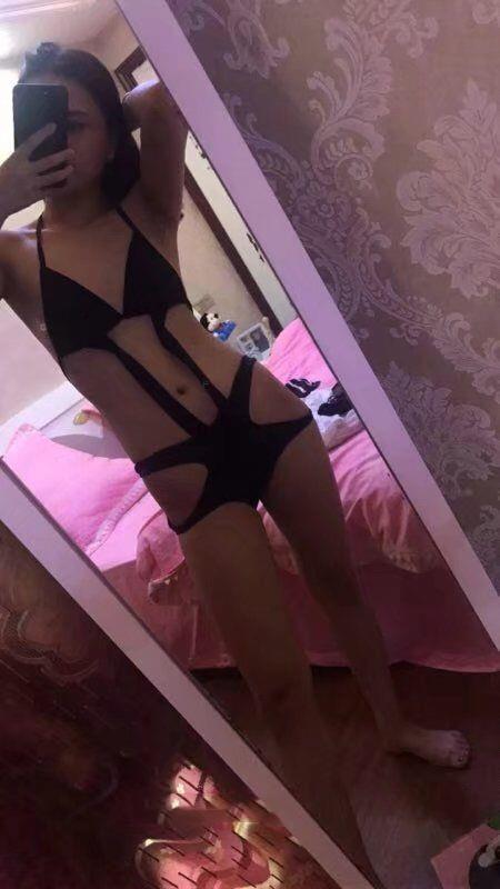 前女友自拍，就是胸有点小[13p]