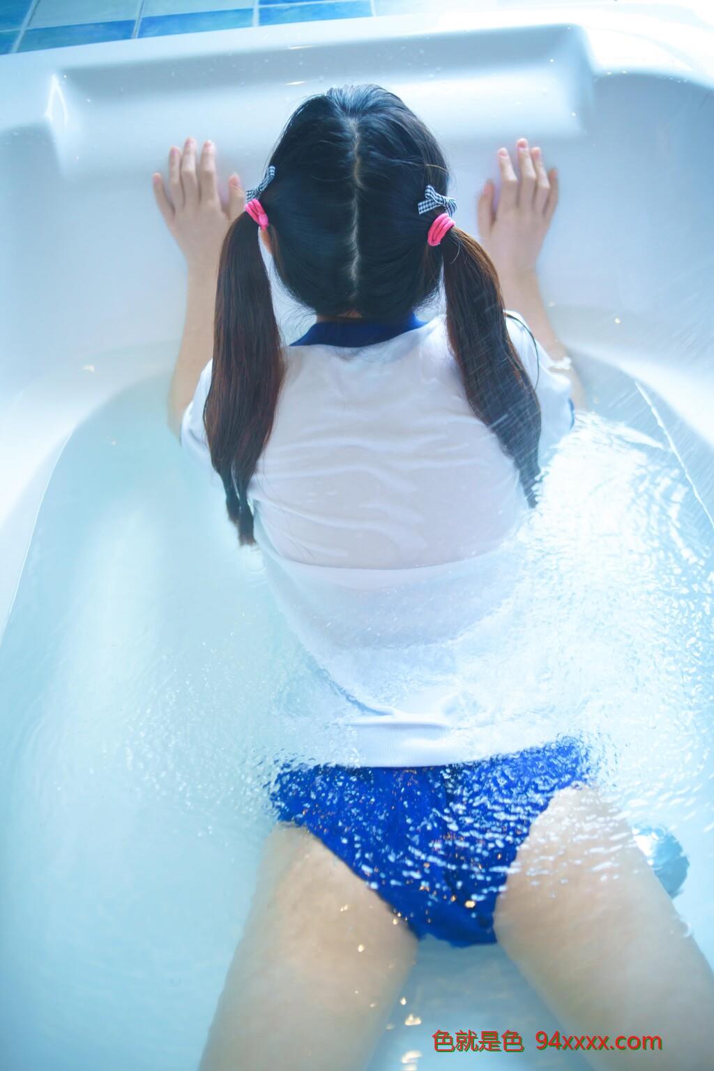 你看见浴缸里的小可爱了吗[17P]