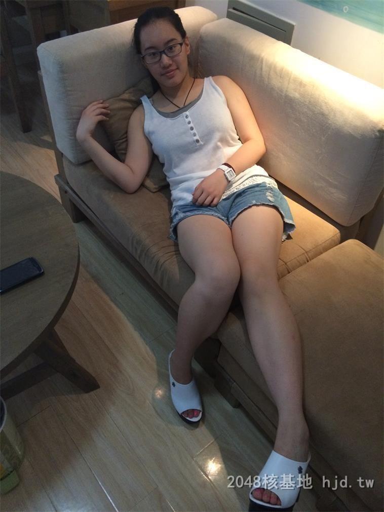 大奶眼镜妹口技了得[14P]