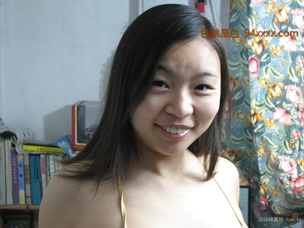 把J女叫到出租房来穿丝袜金色胸罩[10P]