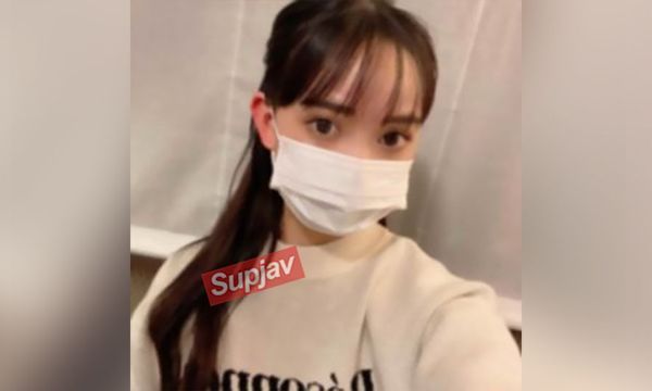 FC2PPV-3181418 害羞美少女，经验不多。还没插入就湿透了