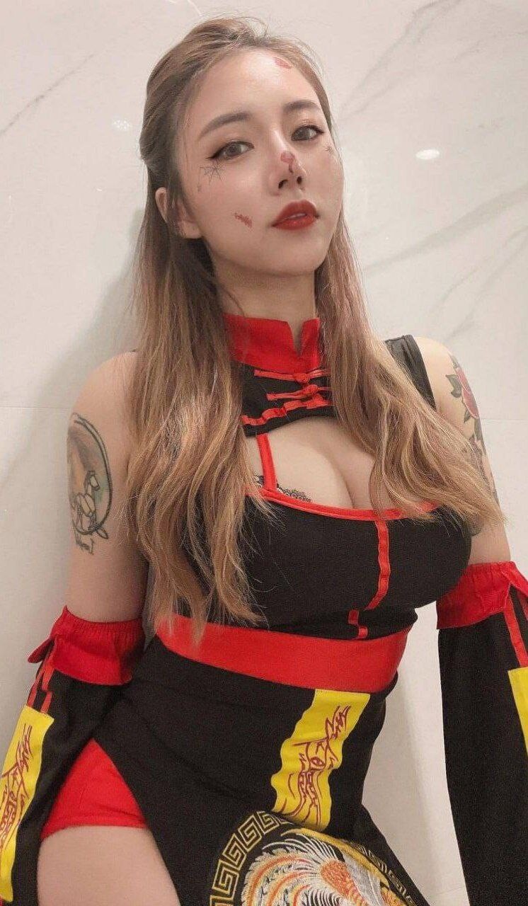 纹身的人妻少妇