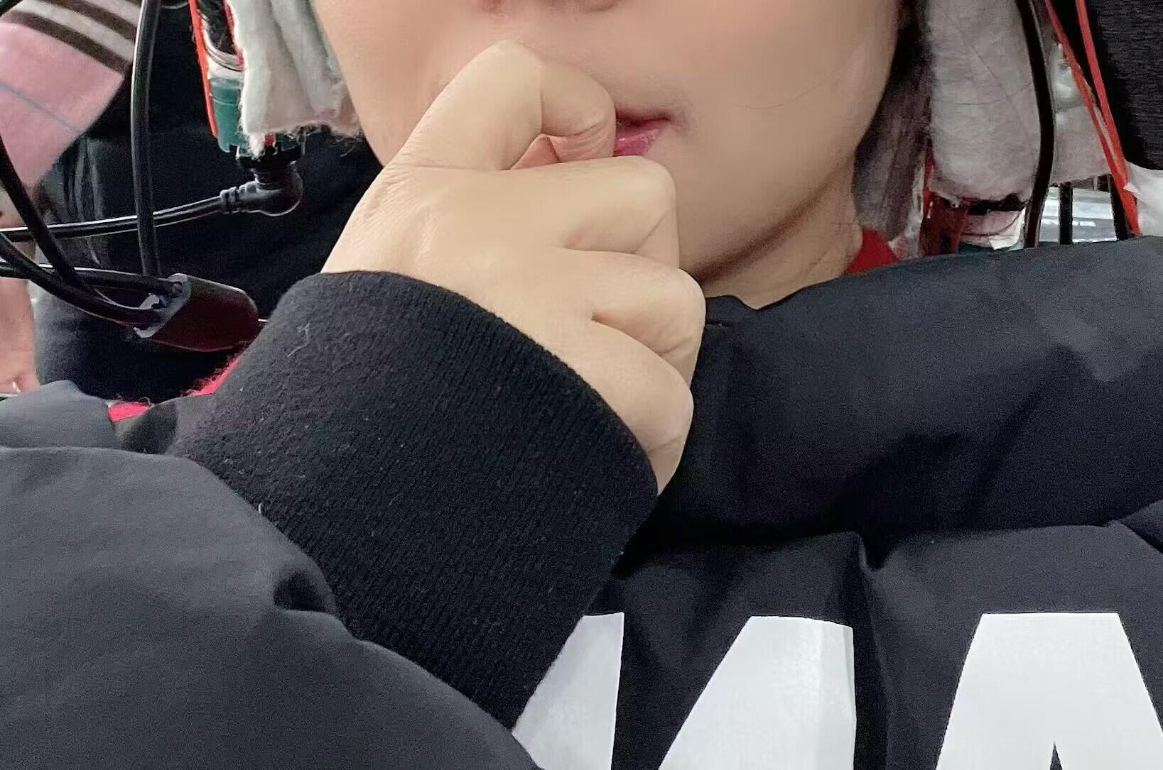 再战挺漂亮的喷水人妻[24P]