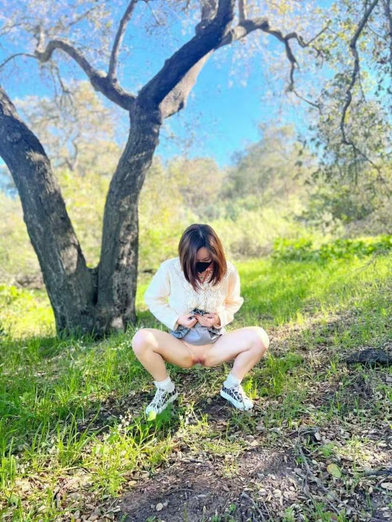 爱露出的大屁股人妻[15P]