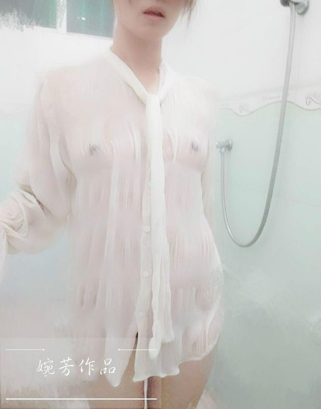 人妻痴女的湿身诱惑