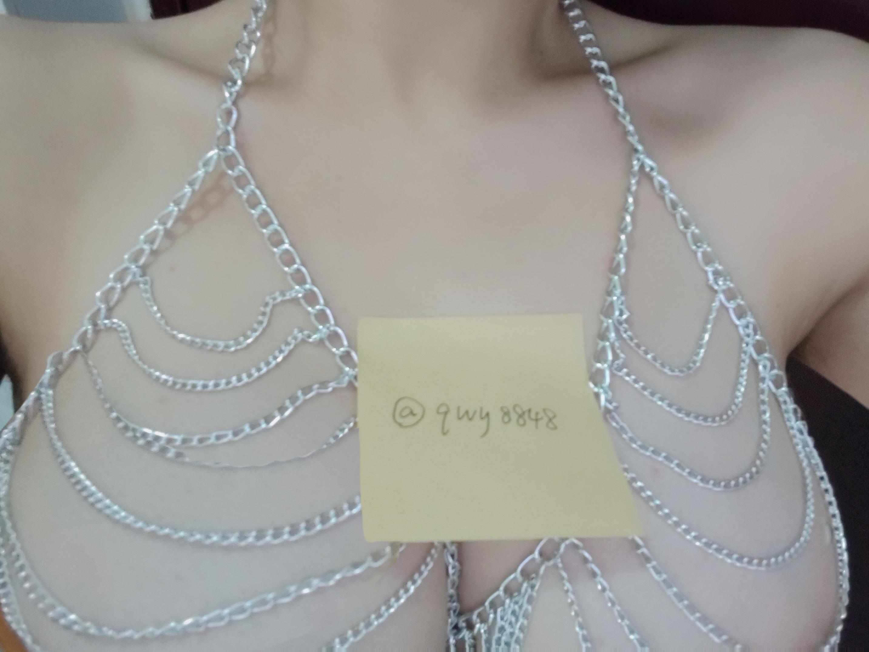 巨乳女大的破处幻想[21P]