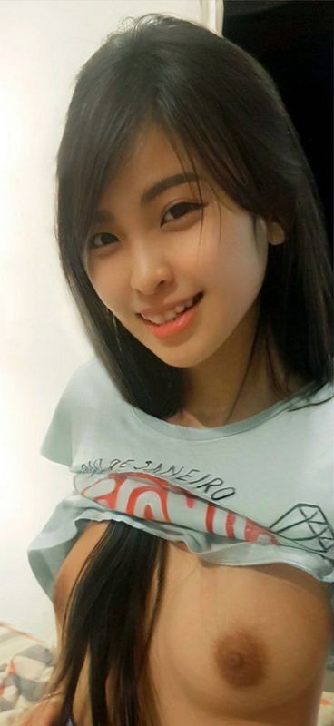 放荡又会吃的反差美女裸拍自拍