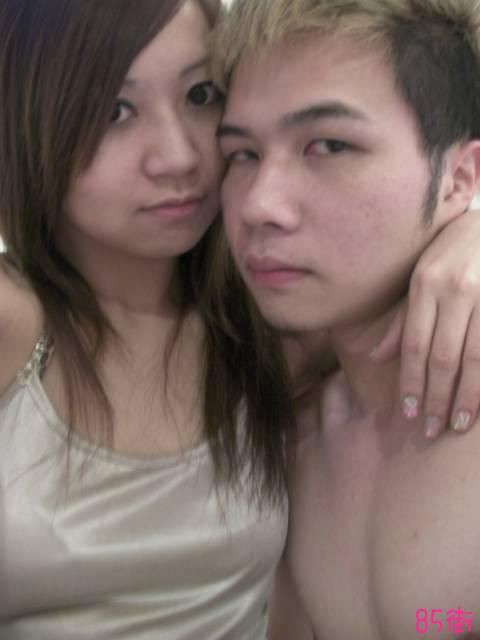大奶妹子arielbyby打炮也不忘拍照