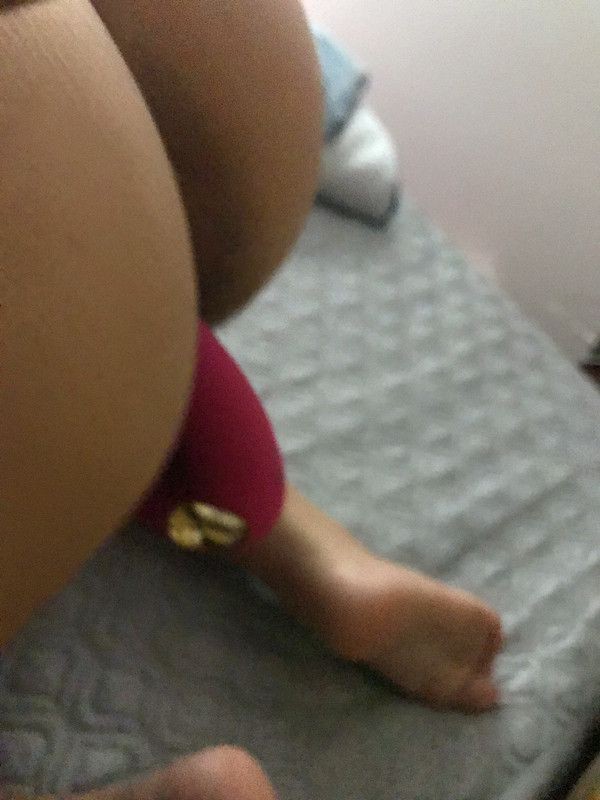 瓶子哥哥最会服侍的小老婆，道具出场，三洞齐插