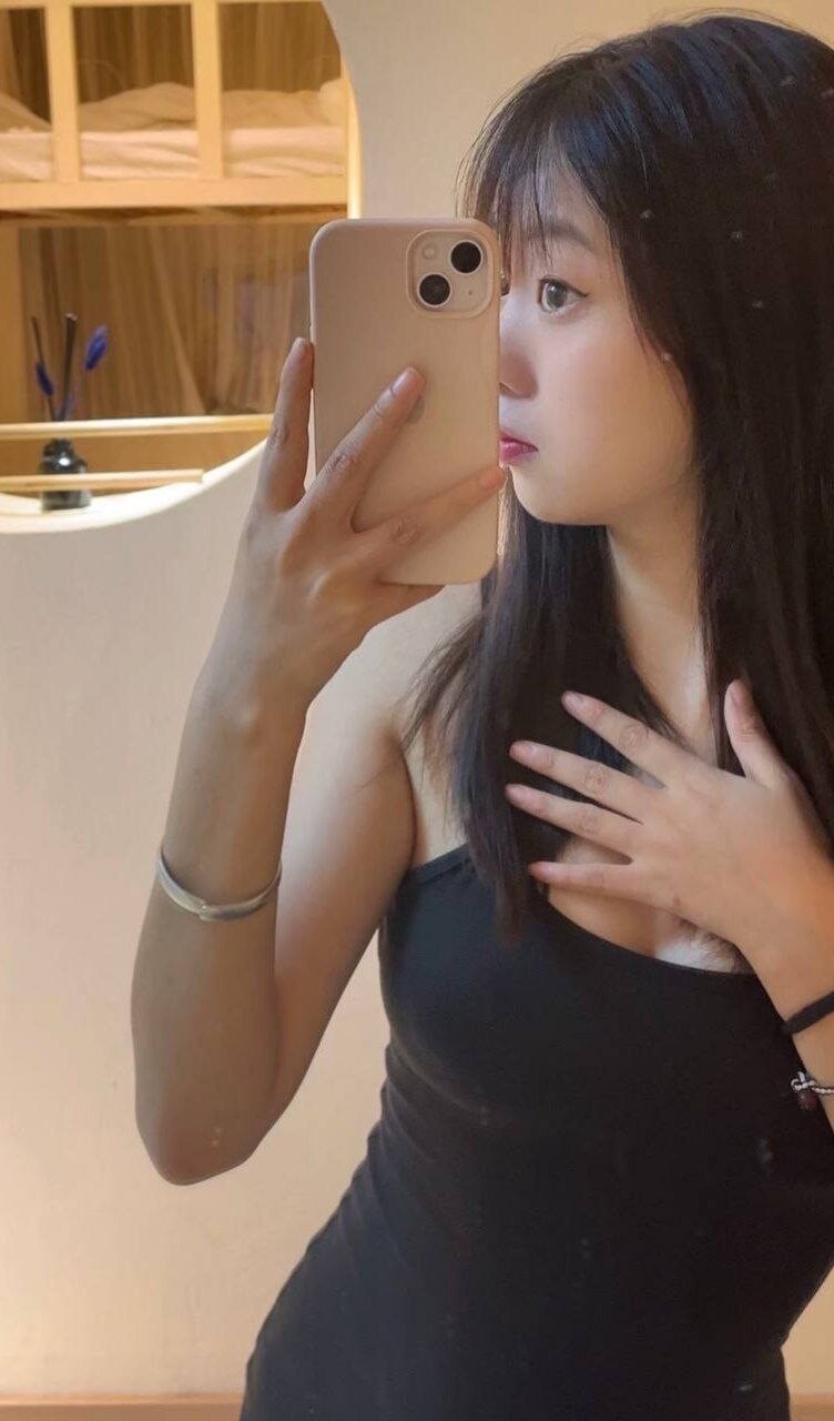 大奶美女被颜射 27P
