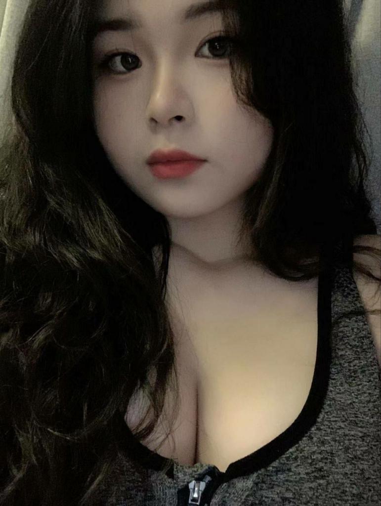 微胖的大奶小女 [10P]