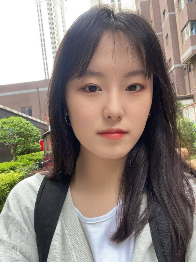 反差年轻人妻挺嫩[11P]