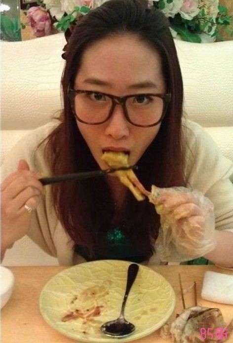 和女友分手后用淫照来报复
