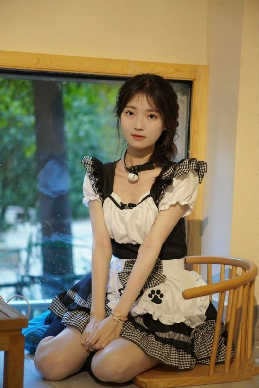女仆装很有感觉