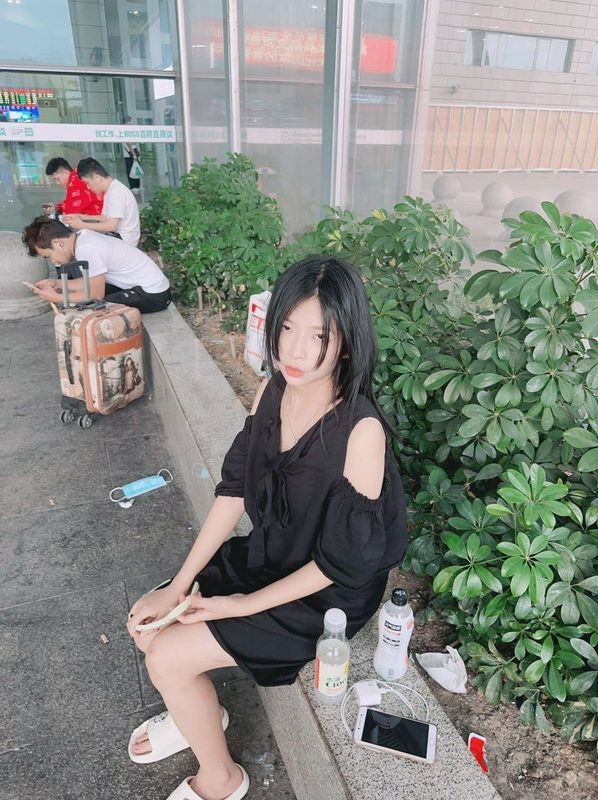 大学生外卖 青一块紫一块