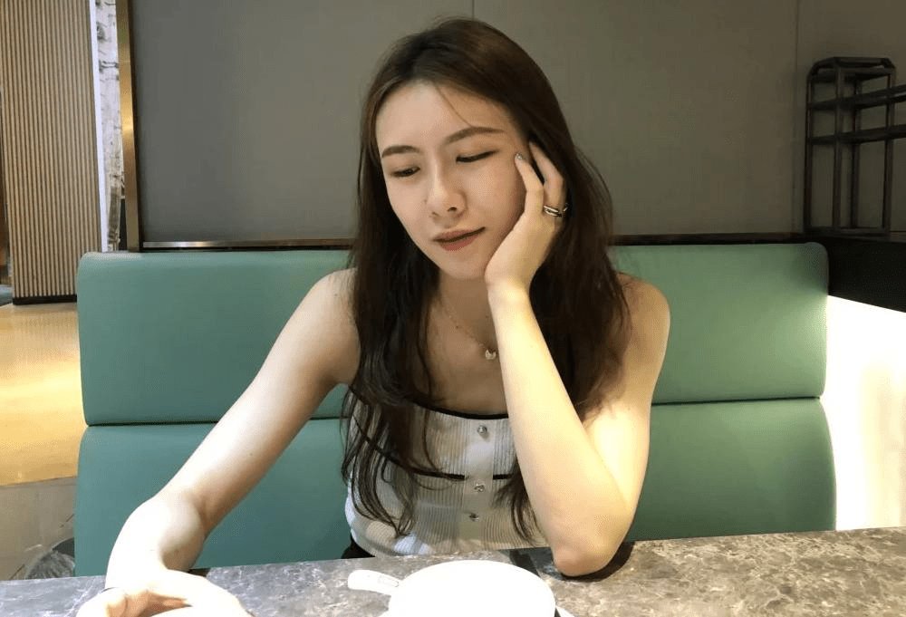 先吃饭后吃鸡巴 [12P]