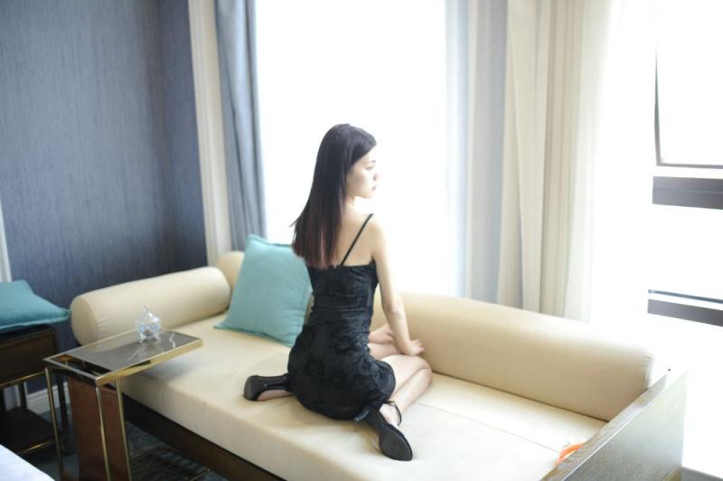 沙发上趴着等待被后入的绝色良家妹子[39P]