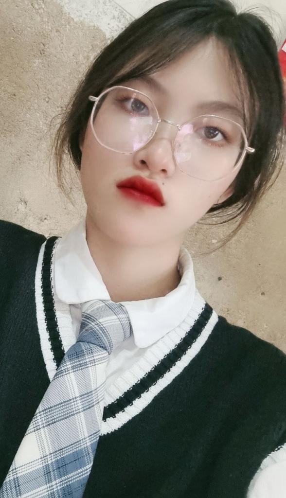骚骚的眼镜妹除了胸器略小外 堪称完美 [16P]