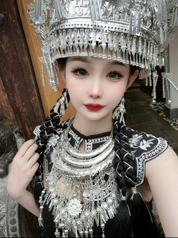 少数民族的妹纸秀场