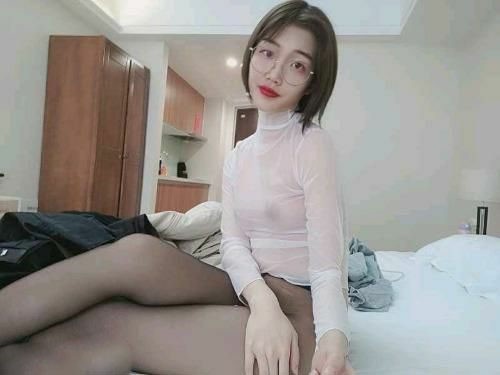 十个眼镜九个骚[10P]