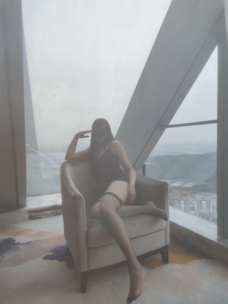 老婆南宁那莲酒店大长腿翘臀写真19P